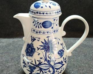Coffee Pot and Lid in Blue Onion by Kahla Zwiebelmuster