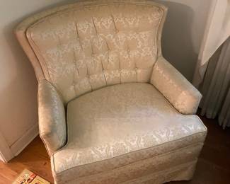 Excellent pair of chairs 