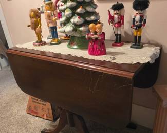 Drop Leaf Mahogany Drop Leaf Table