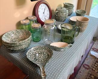 Henn Pottery