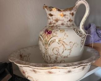 Large Decretive pitcher and vase