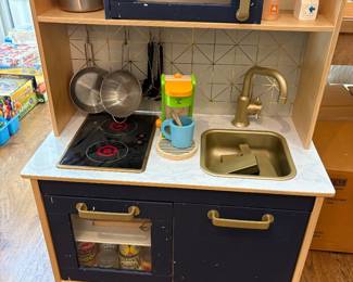 Kids play kitchen 