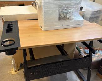Craft table, sewing machine 