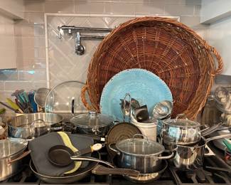Cookware, kitchen gadgets and small appliances 