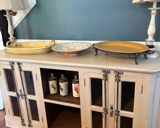 Great Buffet, matching lamps, servingware 