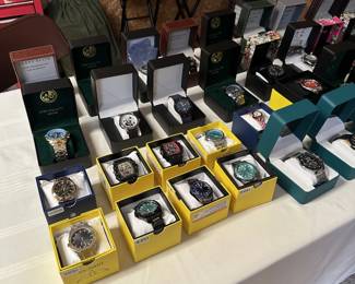 HUGE COLLECTION OF INVICTA, ED HARDY, BIB, PERRY ELLIS AND MORE WATCHES