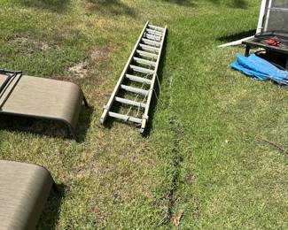 40 FT. EXTENSTION LADDER