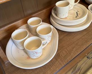 SET CORELLE DISHES