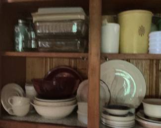 Tupperware pyrex