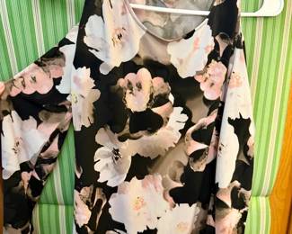 Calvin Klein Off Shoulder Floral Shirt Size M