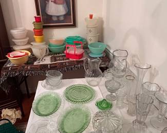 Tupperware uranium glass