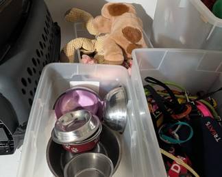 Pet food bowls