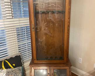 Gun cabinet