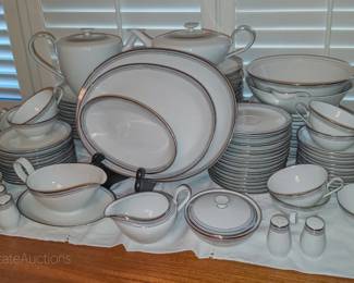 Set of Hutschenreuther Selb porcealin dinnerware