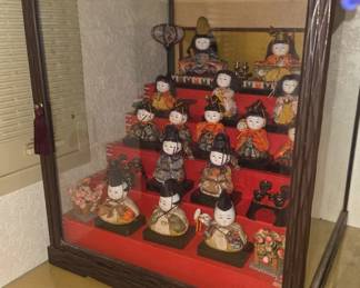 Miniature figurines set