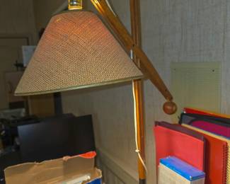 Cantilever table lamp