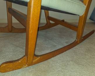 Hans Wegner M33 rocking chair (repaired)
