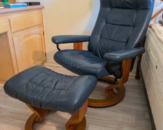 Ekornes stressless recliner and ottoman