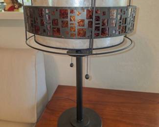 Quoizel table lamp