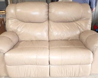 LEATHER LOVESEAT