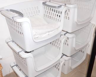 STACKING STORAGE BINS