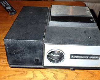 PROJECTOR