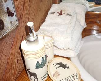 LODGE DECOR BATHROOM ACCESSORIES