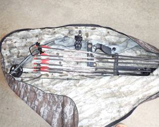 COMPOUND BOW W/ BAG