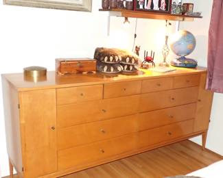 MCM DRESSER