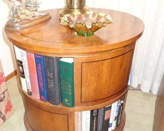 SWIVEL BOOK END TABLE