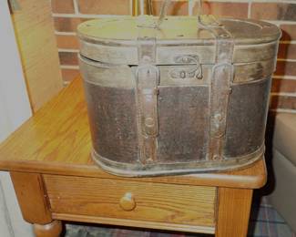 LEATHER BOX W/ HANDLE