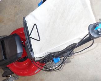 TORO LAWEN MOWER W/ BAG