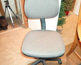 OFFICE CHAIR