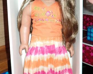 LOTS OF AMERICAN GIRL DOLLS & ACCESSORIES