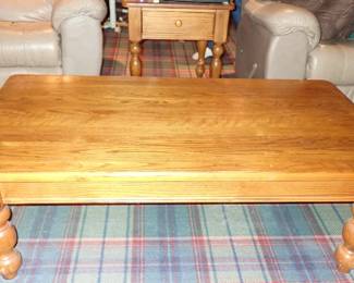 OAK COFFEE TABLE