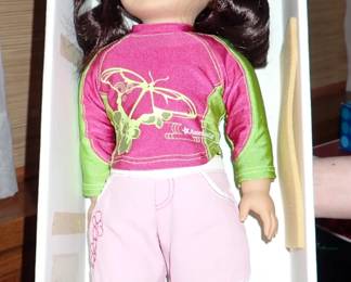 LOTS OF AMERICAN GIRL DOLLS & ACCESSORIES