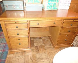 MULTI DRAWERED DESK