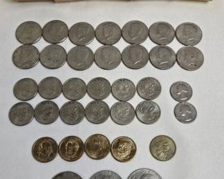 This mixed US coin lot is a great starting point for any coin collector looking to build a circulated American coin collection on a budget. The assortment spans multiple decades and includes vintage American coins with real numismatic interest. A strong pick for anyone searching for a junk silver coin lot or estate coin find at auction.
