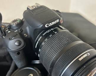 A great find for Canon DSLR shooters looking for used camera lenses at auction or collectors building a vintage photography kit. Includes a 58mm lens filter case as well. Cheap Canon camera for sale near me