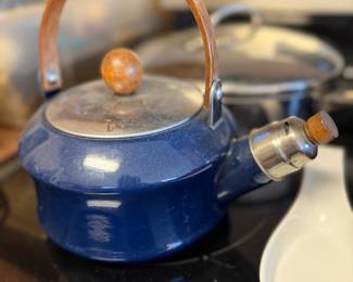 Tea kettle