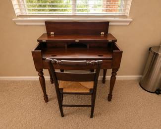 f Antique Style Desk