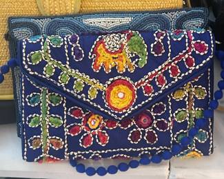 b Purses