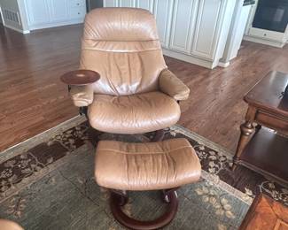 f Scandonavian Style Swivel Chairs