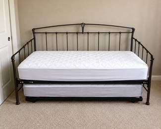 f Daybed and Trundle