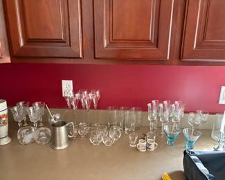 Barware, glassware, wine items