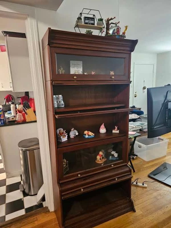 Antique Barrister Book Case w/5 Removable Sections and fully working/intact front glass doors.