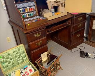 Roll top desk