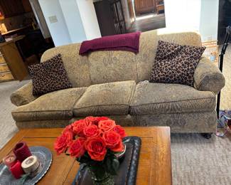Nice 3 Cushion Sofa