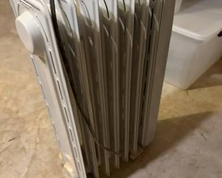 DeLonghi Safe Heat Portable Radiant Space Heater, Adjustable Thermometer