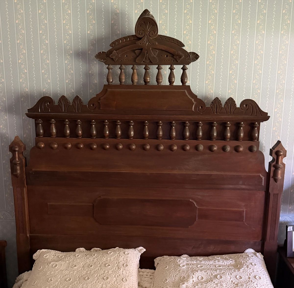 Antique Victorian Eastlake Bed